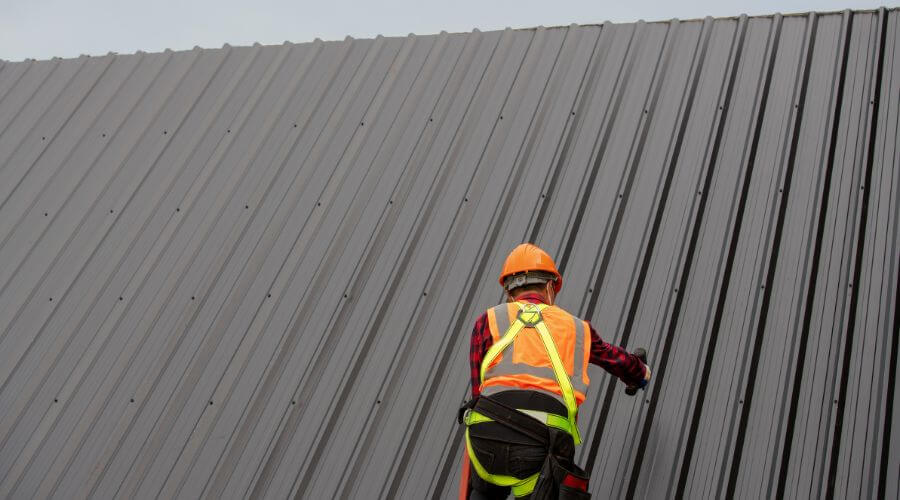 Professional metal roof installation services in Valrico, FL